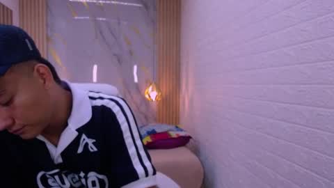 Snapshot of vanessa_f chatting on March 22, 7:17 pm vanessa online show from March 22, 7:17 pm