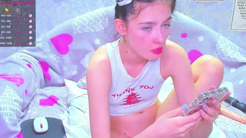 Snapshot of vanessa_florence chatting on December 12, 4:04 am RUSSIAN BARBIE BABE online show from December 12, 4:04 am
