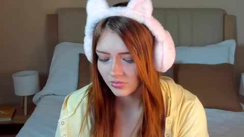 Snapshot of vanessa_foxyy chatting on June 2, 8:11 pm vanessa_foxyy online show from June 2, 8:11 pm