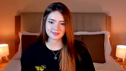 Snapshot of vanessa_foxyy chatting on June 16, 7:38 pm vanessa_foxyy online show from June 16, 7:38 pm