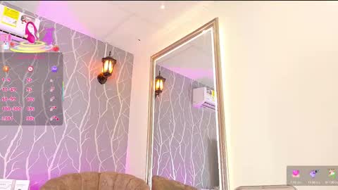 Snapshot of vanessa_guzman1 chatting on September 27, 1:38 pm online show from September 27, 1:38 pm