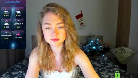 Snapshot of vanessa_maes chatting on December 23, 11:49 pm Vanessa Maes online show from December 23, 11:49 pm