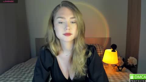 Snapshot of vanessa_maes chatting on March 5, 11:27 pm Vanessa Maes online show from March 5, 11:27 pm