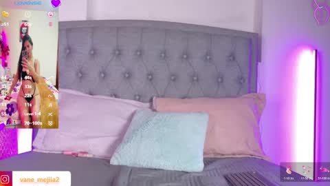 vanessa_mejiia online show from May 26, 8:49 pm
