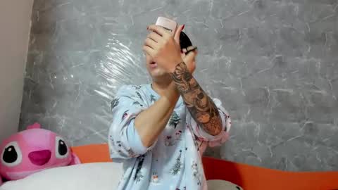 Snapshot of vanessaadol chatting on February 13, 9:51 am vanessaadol online show from February 13, 9:51 am