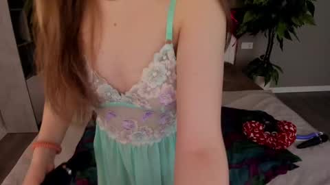 Snapshot of vanessabeautyy chatting on March 4, 10:16 pm vanessabeautyy online show from March 4, 10:16 pm