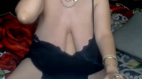 Snapshot of vanessaboobsx1 chatting on December 30, 1:26 am Vanessa HUGE BOOBS online show from December 30, 1:26 am