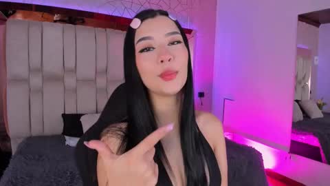 Snapshot of vanessaduval chatting on November 11, 4:01 am vanessaduval online show from November 11, 4:01 am