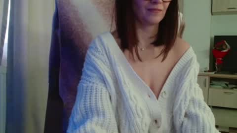 Snapshot of vanessalarahot chatting on December 30, 7:37 am Vanessa online show from December 30, 7:37 am