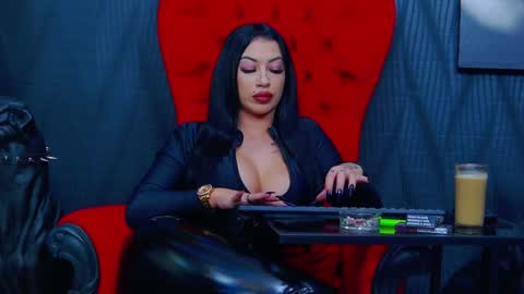 Snapshot of vanessamorningstar1 chatting on January 23, 1:30 am Miss Vanessa online show from January 23, 1:30 am