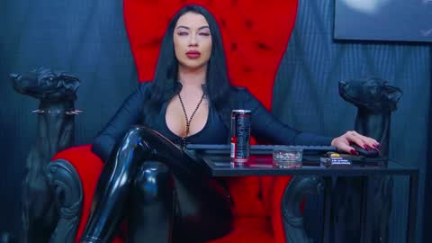 Snapshot of vanessamorningstar1 chatting on February 4, 10:13 pm Miss Vanessa online show from February 4, 10:13 pm