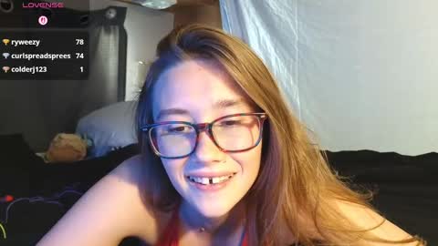 Snapshot of vanessarose4825 chatting on October 7, 8:39 pm Vanessa Rose online show from October 7, 8:39 pm