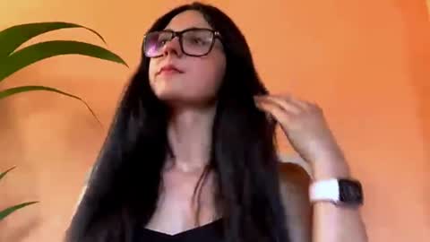 Snapshot of vanessashinex chatting on July 1, 2:18 pm VanessaShineX online show from July 1, 2:18 pm