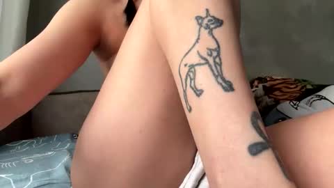 vanessatenderness online show from April 1, 9:10 am