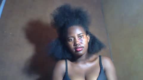 vaniah321 online show from January 15, 11:00 am