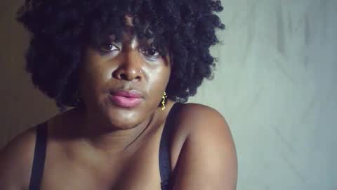 vaniah321 online show from April 3, 5:27 am