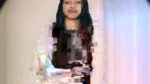 Snapshot of vanih27 chatting on May 16, 6:43 am vanih27 online show from May 16, 6:43 am