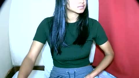 Snapshot of vanih27 chatting on June 24, 7:02 pm vanih27 online show from June 24, 7:02 pm