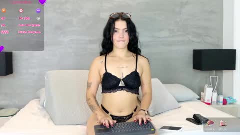 vanika_ray online show from June 4, 11:38 am
