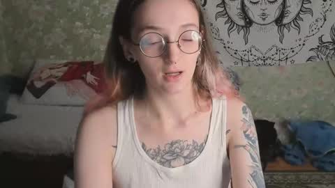 Adelina online show from May 7, 1:05 pm