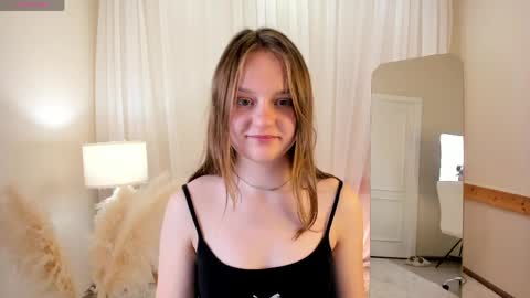 vanilla_echo_ online show from April 3, 12:36 pm