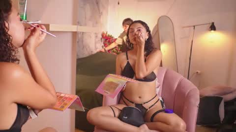 vanilla_hot_ online show from December 22, 7:33 pm