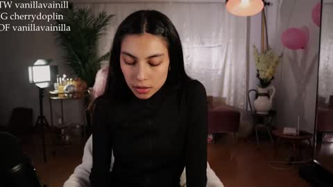 Snapshot of vanilla_velvet chatting on November 19, 12:54 am Annabet online show from November 19, 12:54 am