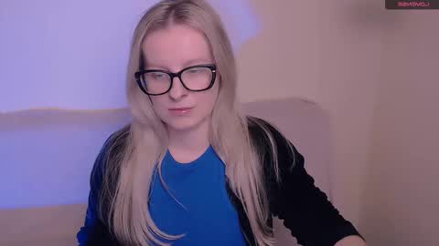 Mia online show from November 26, 12:28 pm