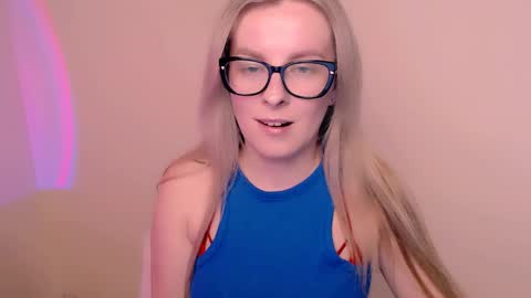 Mia online show from May 14, 4:14 pm
