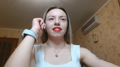 VanillaMuffin online show from March 12, 1:39 pm