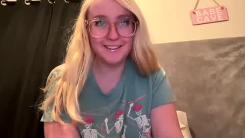 Snapshot of vanillapuddingpie chatting on January 7, 1:49 am vanillapuddingpie online show from January 7, 1:49 am