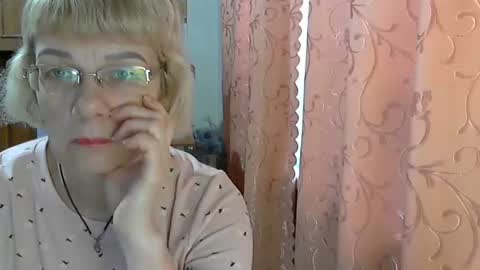 Snapshot of vanillaxcreamy chatting on December 11, 8:26 am Vanillaxcreamy online show from December 11, 8:26 am