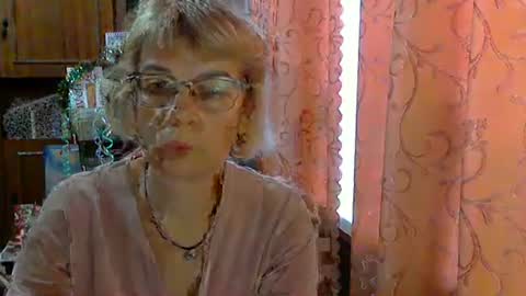 Snapshot of vanillaxcreamy chatting on December 15, 9:35 am Vanillaxcreamy online show from December 15, 9:35 am