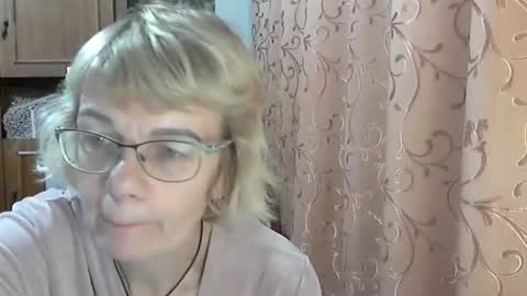Snapshot of vanillaxcreamy chatting on December 15, 2:37 pm Vanillaxcreamy online show from December 15, 2:37 pm
