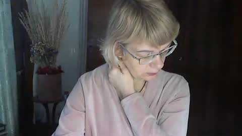 Snapshot of vanillaxcreamy chatting on January 27, 10:27 am Vanillaxcreamy online show from January 27, 10:27 am