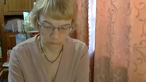 Snapshot of vanillaxcreamy chatting on February 14, 6:45 am Vanillaxcreamy online show from February 14, 6:45 am