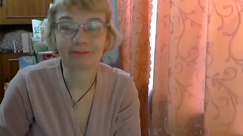 Snapshot of vanillaxcreamy chatting on February 15, 9:27 am Vanillaxcreamy online show from February 15, 9:27 am
