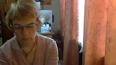 Snapshot of vanillaxcreamy chatting on February 17, 11:13 am Vanillaxcreamy online show from February 17, 11:13 am