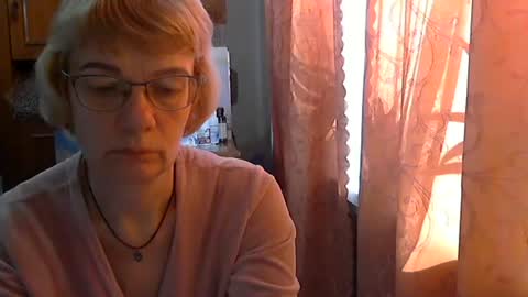 Snapshot of vanillaxcreamy chatting on February 20, 12:36 pm Vanillaxcreamy online show from February 20, 12:36 pm