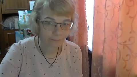 Snapshot of vanillaxcreamy chatting on March 1, 8:34 am Vanillaxcreamy online show from March 1, 8:34 am
