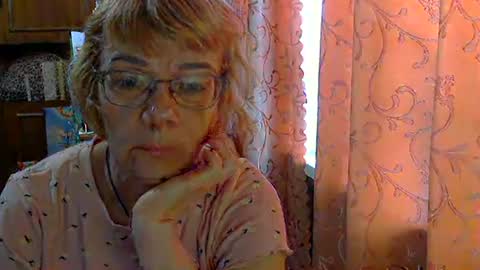 Snapshot of vanillaxcreamy chatting on March 2, 9:10 am Vanillaxcreamy online show from March 2, 9:10 am
