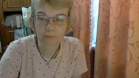Snapshot of vanillaxcreamy chatting on March 6, 3:24 pm Vanillaxcreamy online show from March 6, 3:24 pm