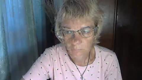 Snapshot of vanillaxcreamy chatting on September 24, 2:31 pm Vanillaxcreamy online show from September 24, 2:31 pm