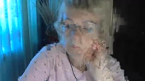 Vanillaxcreamy online show from September 26, 8:40 am