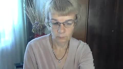 Vanillaxcreamy online show from October 15, 8:14 am