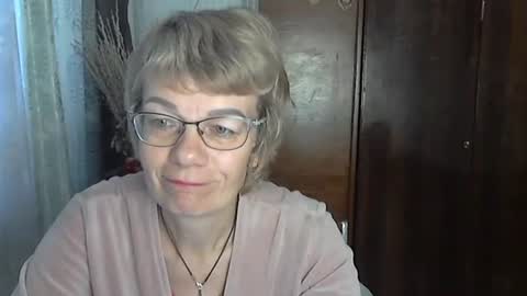 Vanillaxcreamy online show from November 11, 7:19 am