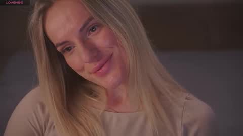 Sophie online show from February 7, 2:04 am