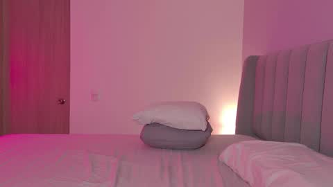 Elizabeth online show from May 13, 1:47 am