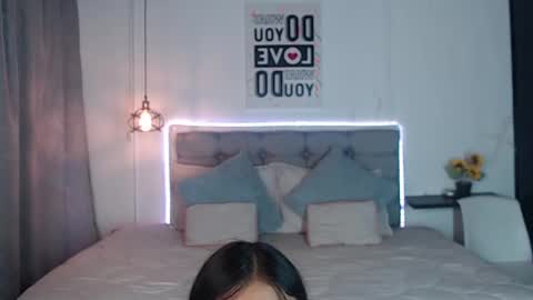 Snapshot of vannesweet_ chatting on December 11, 1:15 am vane online show from December 11, 1:15 am