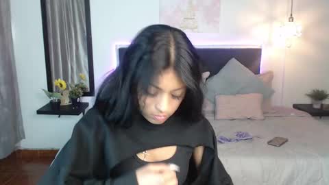 Snapshot of vannesweet_ chatting on December 31, 2:58 pm vane online show from December 31, 2:58 pm
